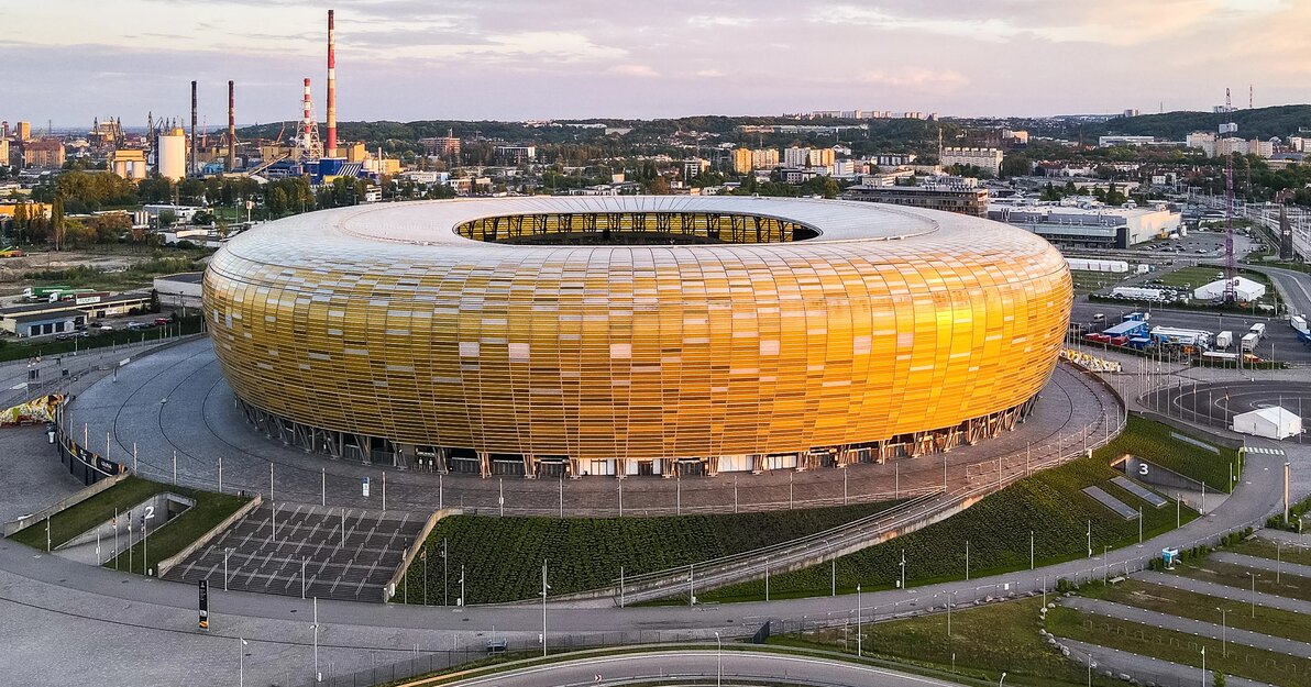 Stadion szuka równolatków!