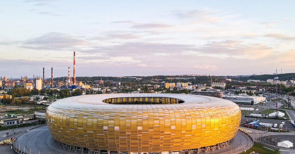 Stadion szuka równolatków!