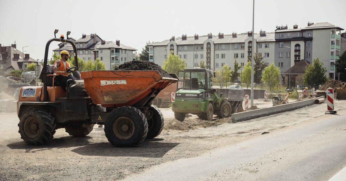 Nowa Warszawska - sprzęt budowlany na ul. Piotrkowskiej