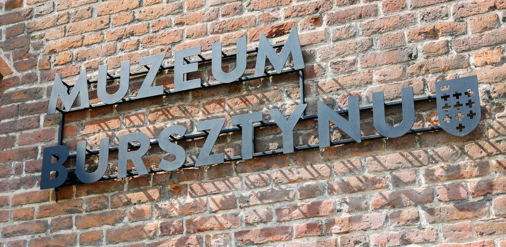 Szyld Muzeum Bursztynu, fot  Dominik Paszliński, gdansk pl