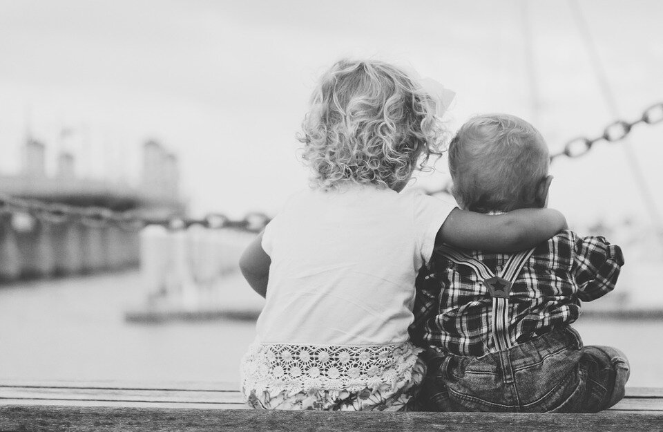 Gdańskie dzieci w rodzinach zastępczych otoczone są opieką i miłością - fot  pixabay