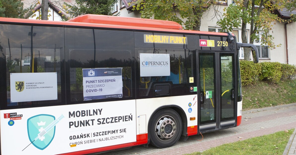 Mobilny Punkt Szczepień fot  Jerzy Pinkas www gdansk pl