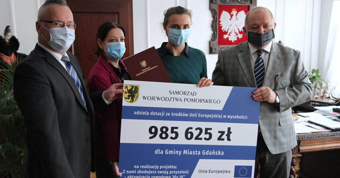 Wsparcie dla osób bez pracy fot  Aleksander Olszak UMWP (1)