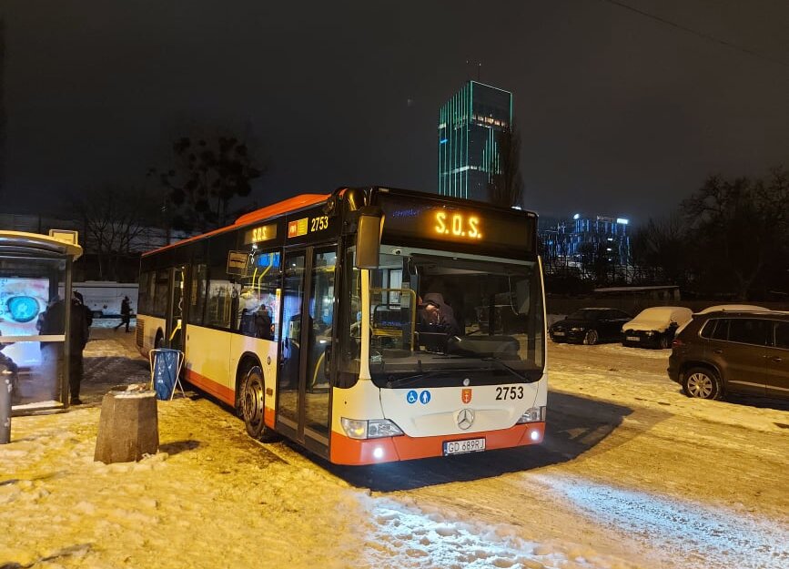 Autobus SOS w trasie po Gdańsku - fot  Sławomir Kunkel, TWP Przystań