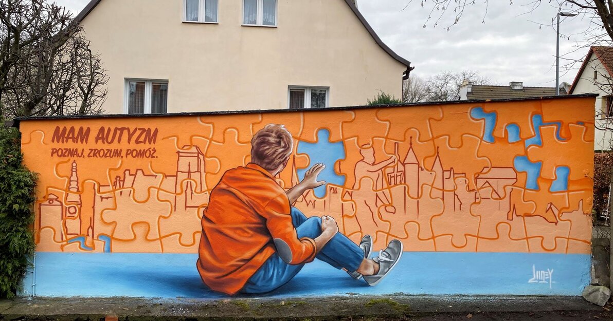 Mural dot  autyzmu stworzył Looney, artysta z Trójmiasta - fot  Karolina Kamińska, MOPR w Gdańsku