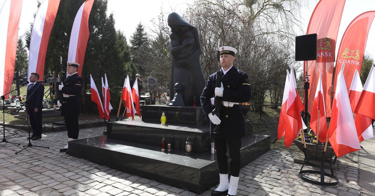 W Gdańsku upamiętniono Ofiary Zbrodni Katyńskiej fot  Grzegorz Mehring www gdansk (1)