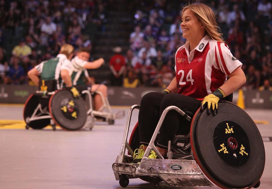 Na zdjęciu aktywne sportowo kobiety z niepełnosprawnością na wózkach inwalidzkich