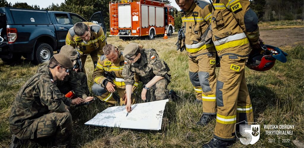 Terytorialsi z 14 Brygady OT poszukiwali zaginionego śmigłowca. Ćwiczenie Sarex-22 w Zachodniopomorskiem.