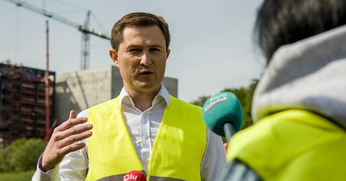 Prezydent Piotr Grzelak podczas konferencji w Zakładzie Utylizacyjnym fot. Artur Makowski gdansk.pl