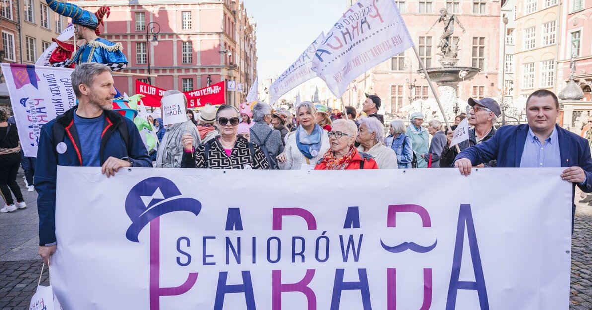 Gdańska Parada Seniorów i Seniorek 2021 fot  Dominik Paszliński  www gdansk pl