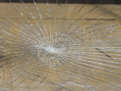 broken-glass-gea056e4be 1920