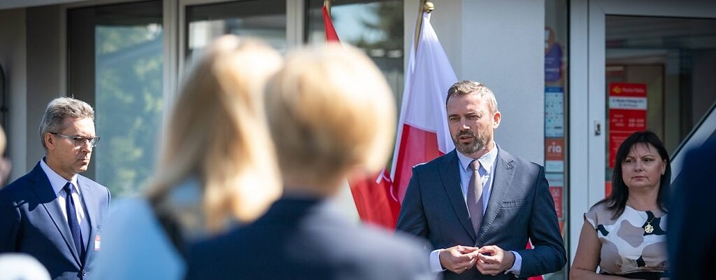 Nowoczesna aranżacja i dogodna lokalizacja. Urząd Pocztowy w Pleszewie przeszedł modernizację. 