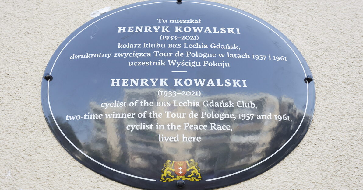 Odsłonięcie tablicy upamiętniającej Henryka Kowalskiego  Fot Grzegorz Mehring 3