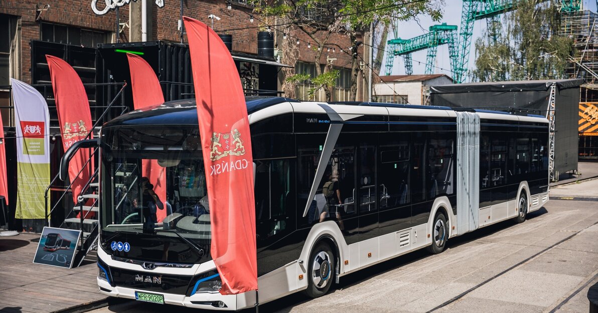 nowy elektryczny autobus na ul. Elektryków w Gdańsku