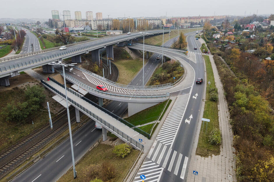 Wiadukty i kładki dla pieszych na skrzyżowaniu al  Armii Krajowej i al  Sikorskiego  Fot  karol Stań