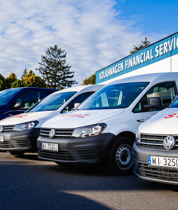 Volkswagen Financial Services po raz kolejny wspiera strażaków w niesieniu pomocy uchodźcom