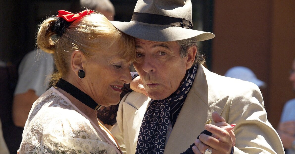 Para seniorska w tańcu, symboliczna fot  z Pixabay (ArtTower)