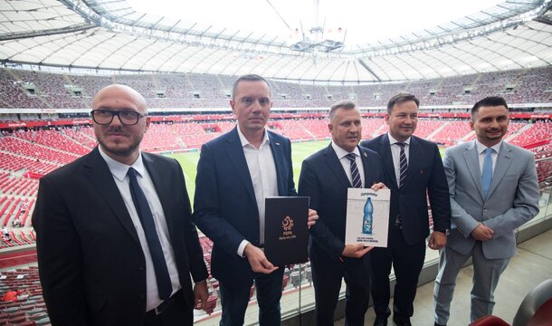 El Grupo KGHM es un mecenas activo del deporte polaco. Staropolanka se convierte en el agua oficial de la Selección de fútbol de Polonia