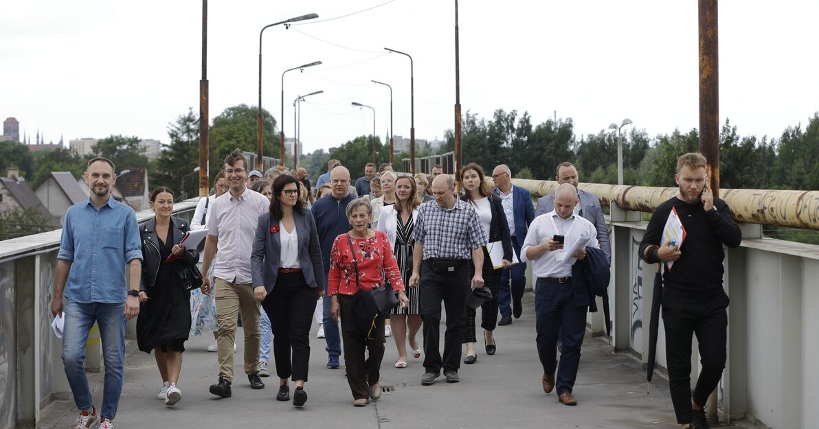 Spacer z prezydent Gdańska w dzielnicy Olszynka, fot  Grzegorz Mehring, www gdansk (1)