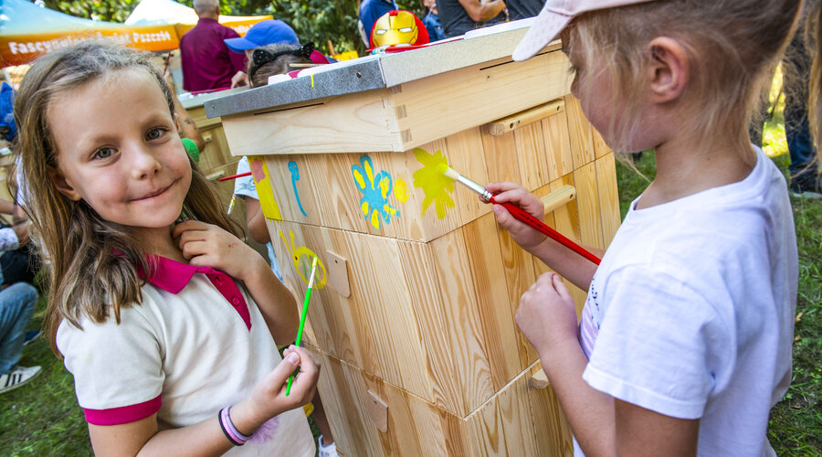 We teach, care, and take care of the ecosystem - Copper Bees will take up residence in more apiaries at KGHM divisions