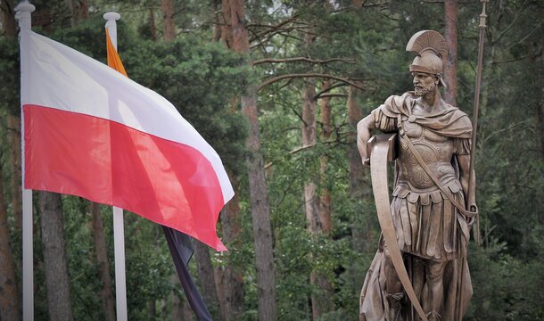 Posąg św. Floriana przy Hucie Miedzi Cedynia