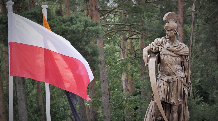 Posąg św. Floriana przy Hucie Miedzi Cedynia