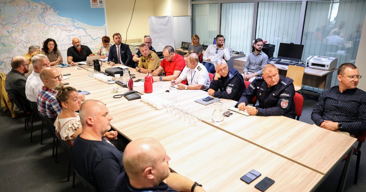 posiedzenie Miejskiego Zespołu Zarządzania Kryzysowego, fot. Dominik Paszliński/ gdansk.pl