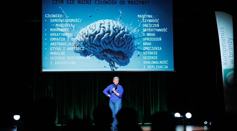 Young people from KGHM’s sponsored classes at the ‘dAI lajka’ artificial intelligence conference