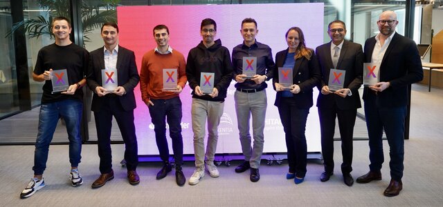 Zwycięzcy Santander X Global Challenge Innovation in Health zdjęcie wspólne 2
    