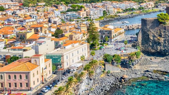 PAP 2023 05 16 Wakacje 2023 foto Aci Castello Wlochy iStock