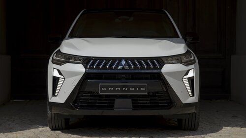 Mitsubishi Motors rozszerza europejską ofertę I przedstawia nowego kompaktowego SUV-a Grandis