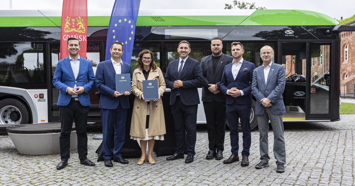 Podpisanie umowy na 30 nowych autobusów elektrycznych, fot. Piotr Wittman/ gdansk.pl 