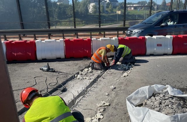Trwa remont przy na al. Armii Krajowej
