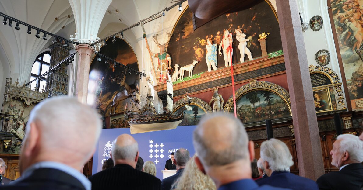 Odsłonięcie zrekonstruowanych rzeźb w Dworze Artusa, fot  Dominik Paszliński (6)