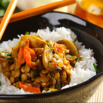 Zdjęcie: Sosy pieczeniowe – jak zrobić idealny dodatek do jesiennych dań?