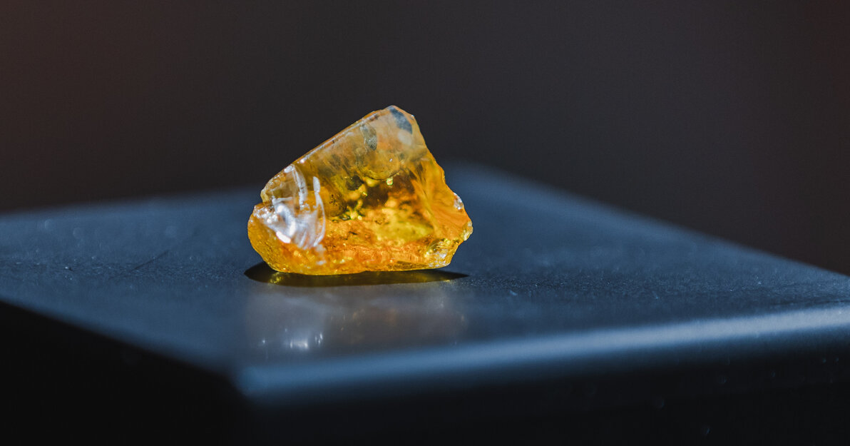 Bliźniacza część bryłki bursztynu, która poleci w kosmos, Bryłka bursztynu została podzielona na dwie części. Jedna z nich została w Muzeum Bursztynu w Gdańsku. 