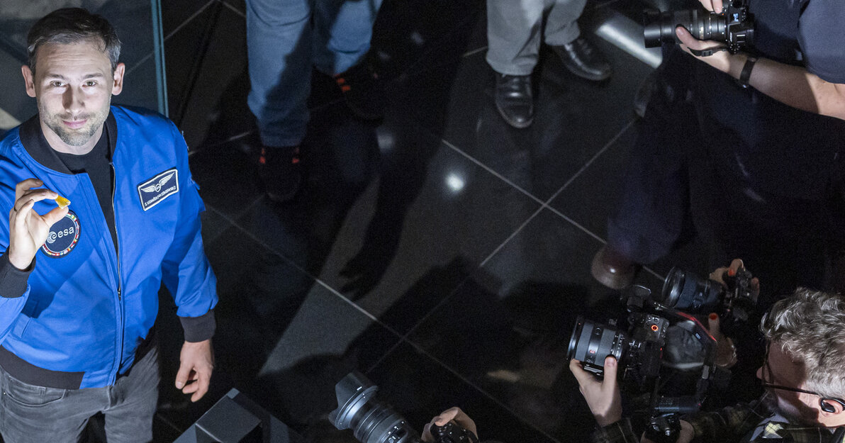 Bursztyn wrócil z kosmosu, fot  Piotr Wittman, mat  gdansk pl (3)