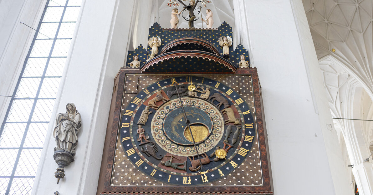 Zegar w Bazylice Mariackiej fot. P. Wittman gdansk.pl