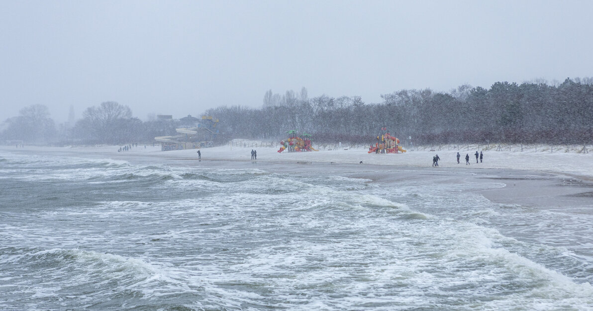 Sztorm i zamiecie śnieżne P. Wittman, gdansk.pl