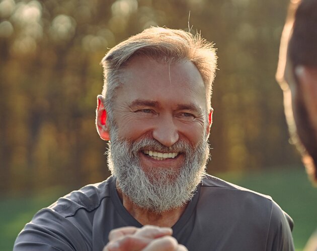 Męskość pod presją: jak stereotypy tłumią emocje mężczyzn. Wyniki badania