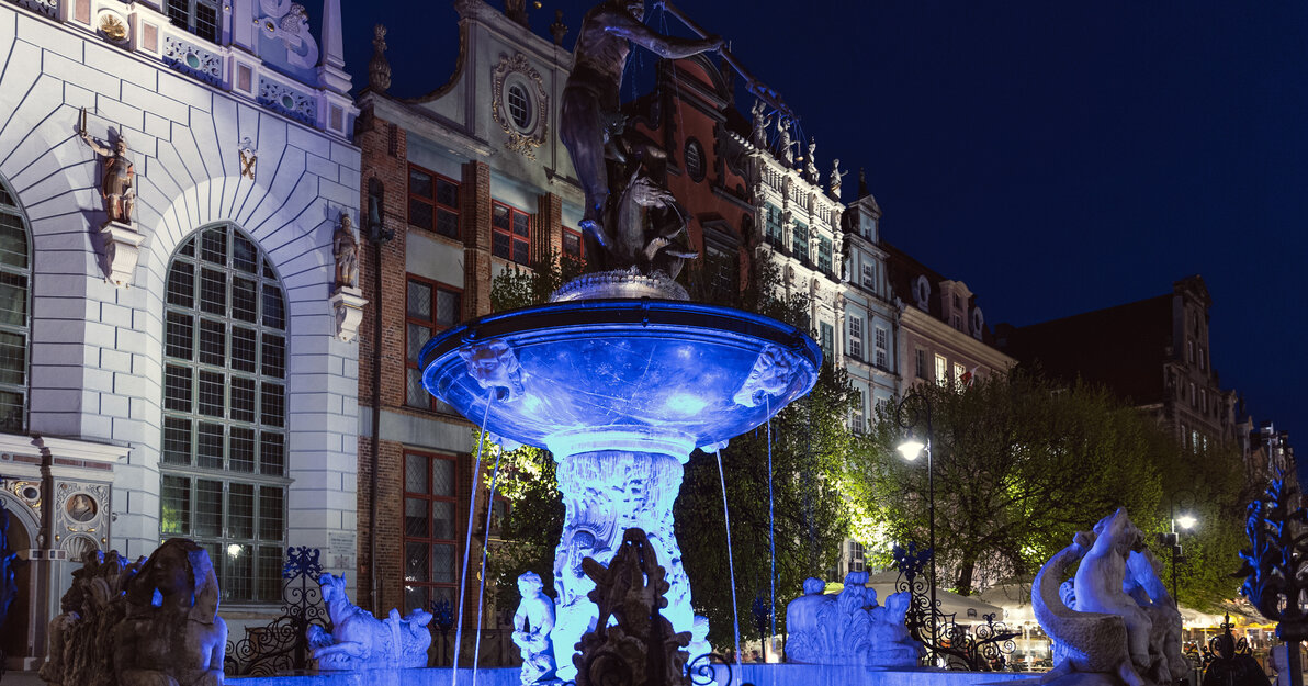 Neptun na niebiesko, fot  Dominik Paszliński  gdansk pl 2