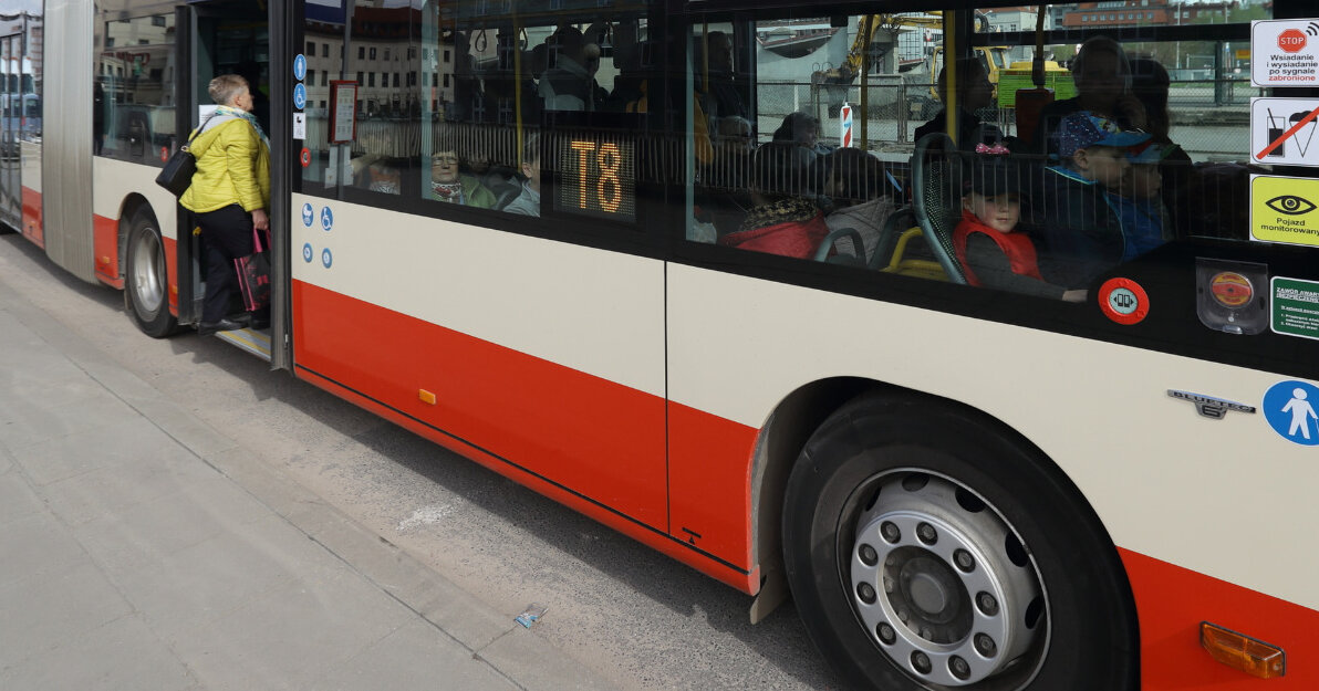 Autobus T8