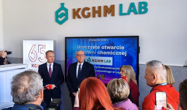 Pierwszy KGHM LAB już otwarty! Polska Miedź sfinansowała nowoczesną pracownię chemiczno-fizyczną w II LO w Legnicy