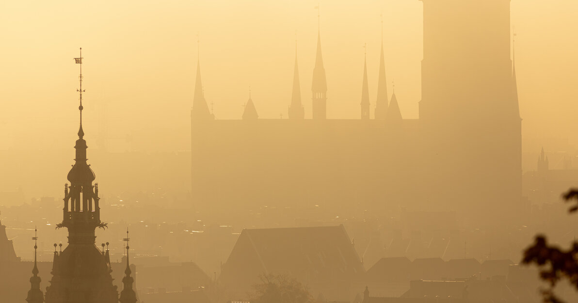 Mgła nad Gdańskiem, fot. Piotr Wittman/ gdansk.pl 