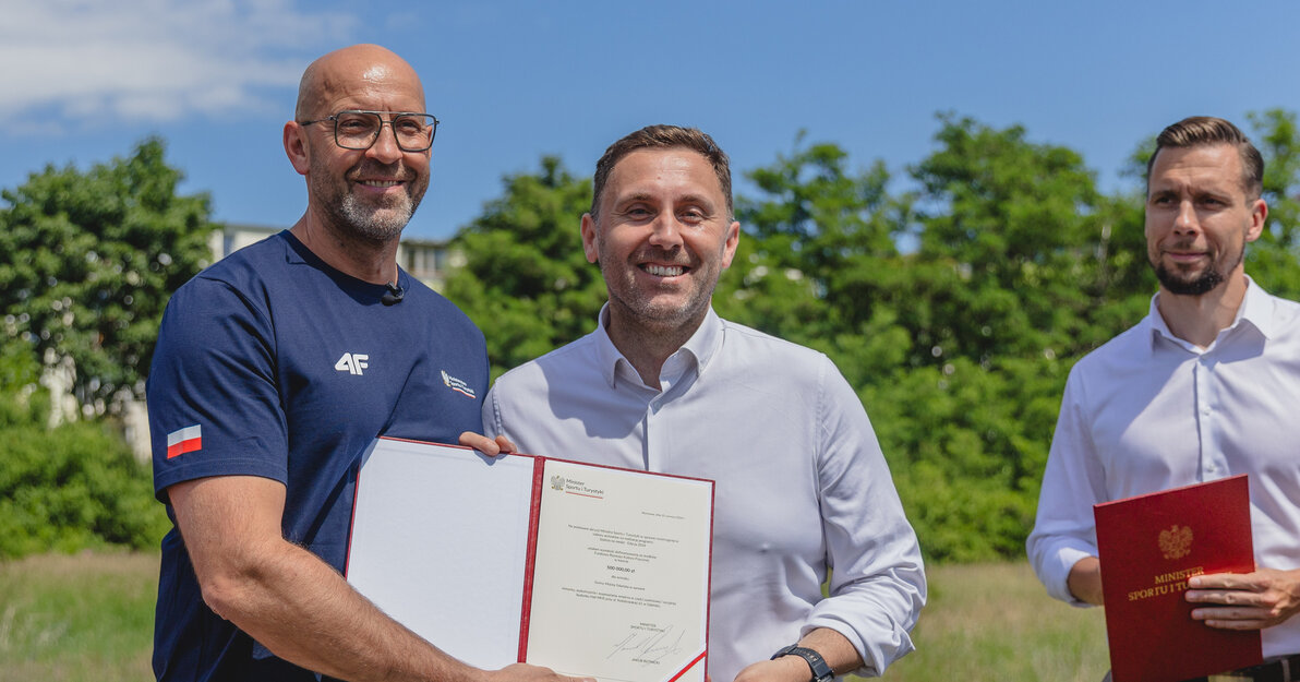 Dotacja na nowe korty fot Dominik Paszliński gdansk pl  (1)