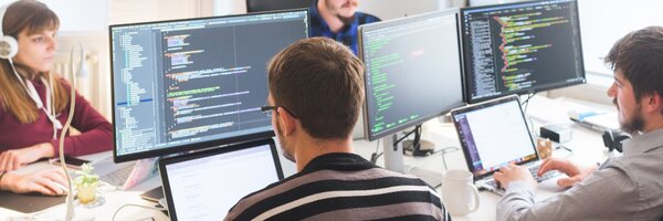 Kultura open source sposobem na zatrzymanie talentów_źródło Canva 
