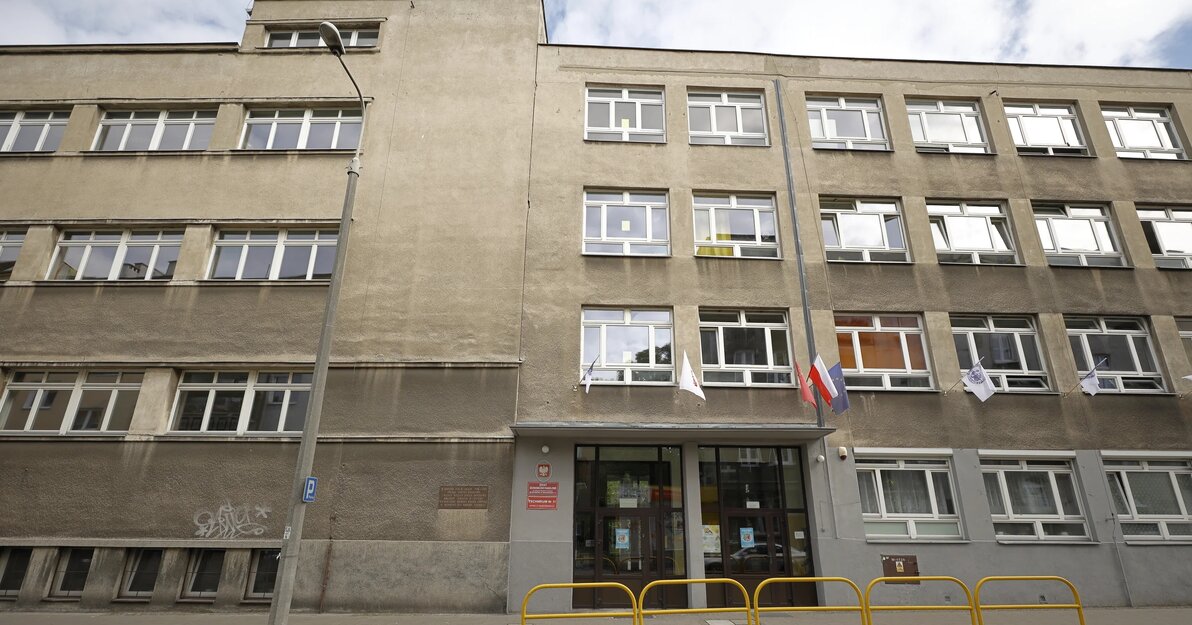 gcm-download-2500-2022-09-14-seredynskiego-szkola-006 03eb08ae(2)