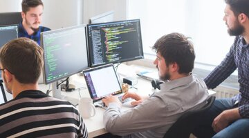 Nie koszty, lecz kultura organizacyjna hamuje wdrażanie nowych technologii_źródło Canva