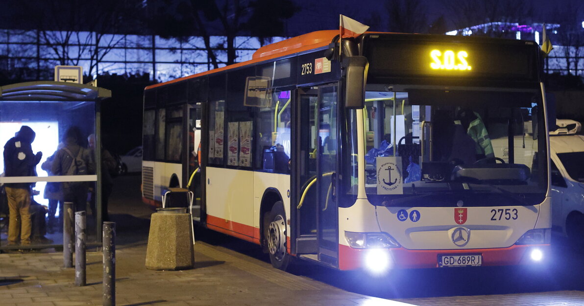 gcm-download-2500-2022-11-29-autobus-sps-010 b048ef4f