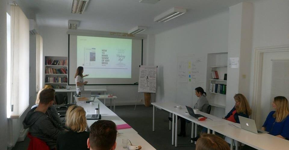 Content marketing w social media trwa w najlepsze! 💪💪💪 
Jesteśmy tam wraz ze Smyrska PR. 🖥🤗👫 https://t.co/H1Q4SDYnSH